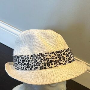 Nicole Marciano white straw hat EUC